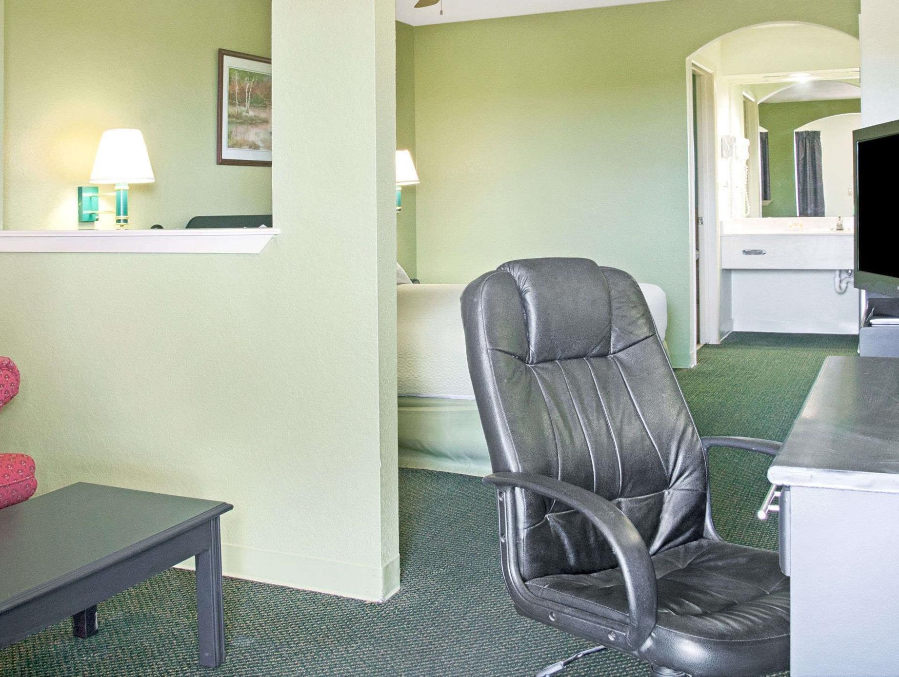 Days Inn By Wyndham El Campo Tx Екстериор снимка